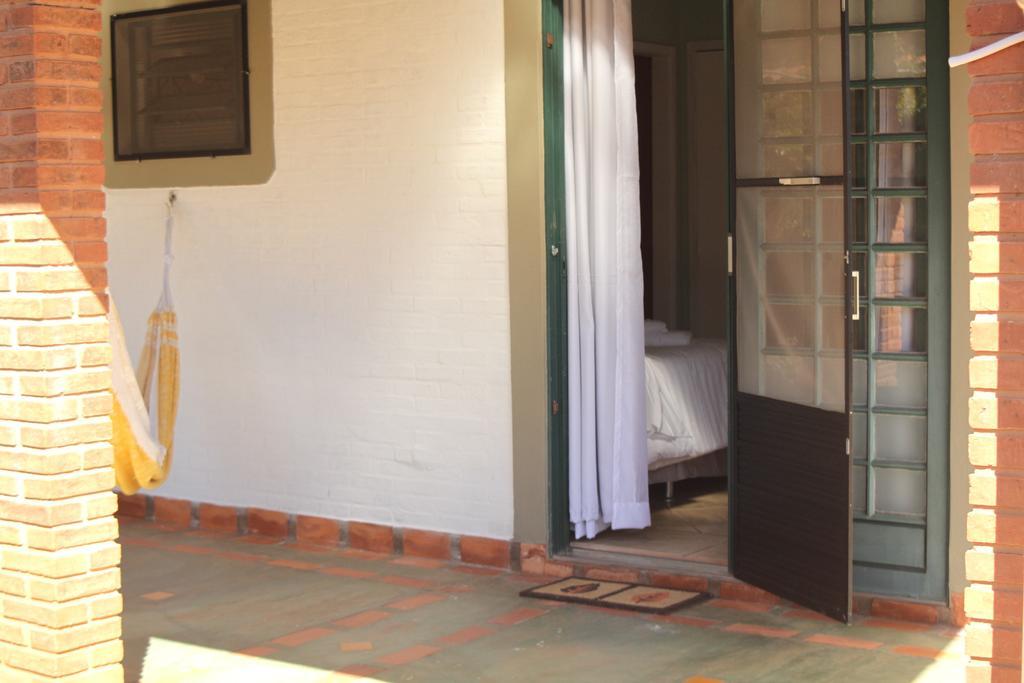 Chacara Ando Bed And Breakfast Águas de Santa Barbara Rom bilde
