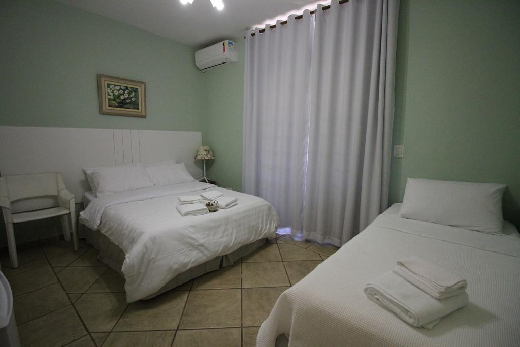 Chacara Ando Bed And Breakfast Águas de Santa Barbara Eksteriør bilde